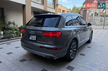 Позашляховик / Кросовер Audi Q7 2016 в 