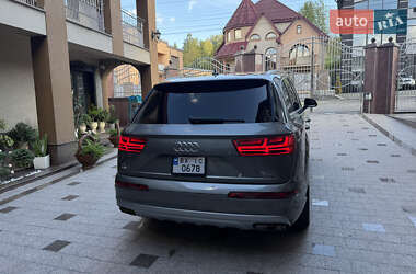 Позашляховик / Кросовер Audi Q7 2016 в 