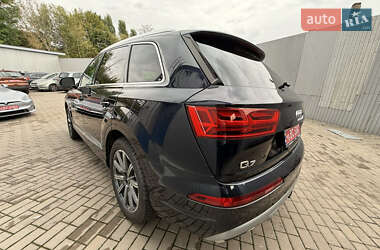 Позашляховик / Кросовер Audi Q7 2016 в 