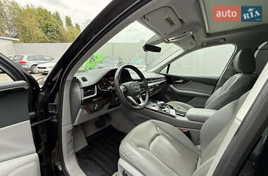 Позашляховик / Кросовер Audi Q7 2016 в 