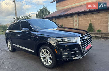 Позашляховик / Кросовер Audi Q7 2019 в Дубні