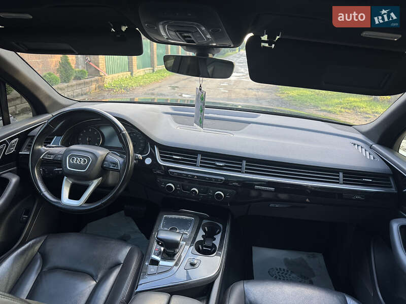 Позашляховик / Кросовер Audi Q7 2019 в Дубні