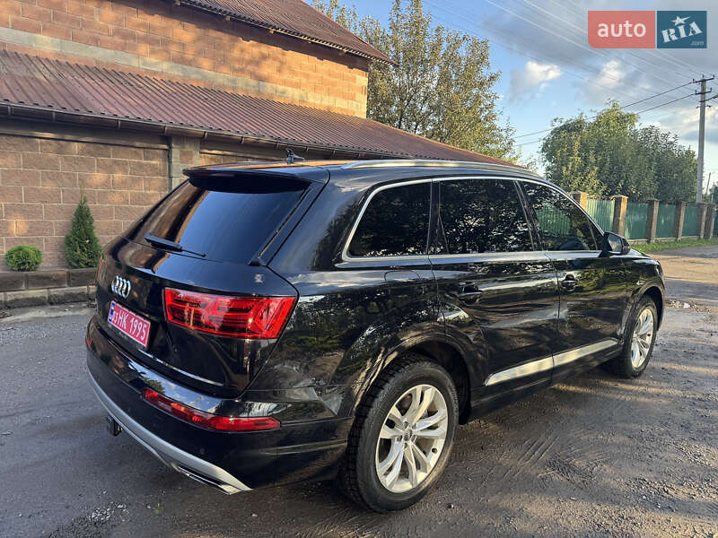 Позашляховик / Кросовер Audi Q7 2019 в Дубні