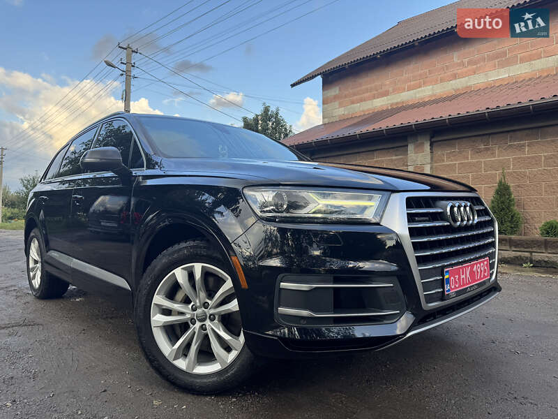 Позашляховик / Кросовер Audi Q7 2019 в Дубні