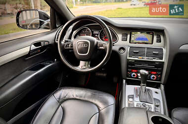 Внедорожник / Кроссовер Audi Q7 2010 в 
