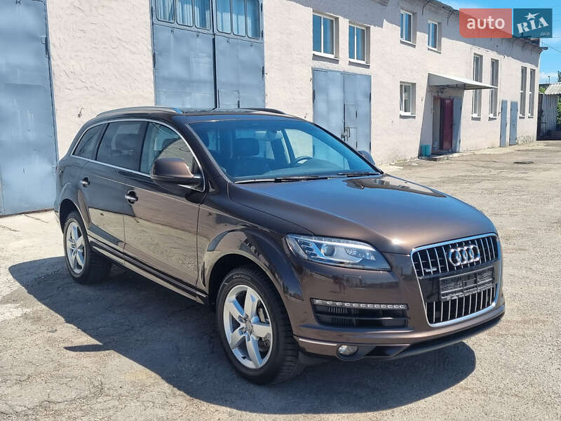 Внедорожник / Кроссовер Audi Q7 2011 в 
