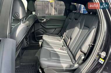 Позашляховик / Кросовер Audi Q7 2020 в 