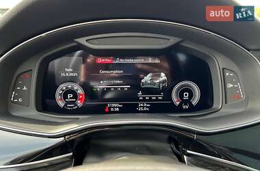 Позашляховик / Кросовер Audi Q7 2020 в 