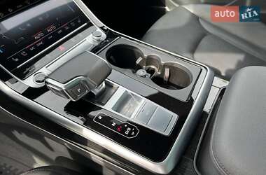 Позашляховик / Кросовер Audi Q7 2020 в 