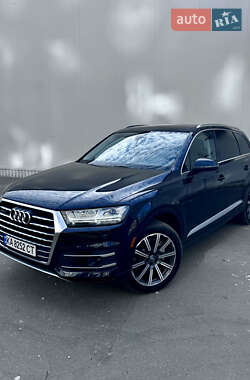 Внедорожник / Кроссовер Audi Q7 2016 в 