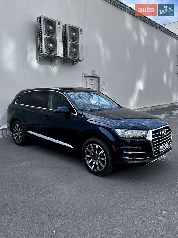 Позашляховик / Кросовер Audi Q7 2016 в Києві