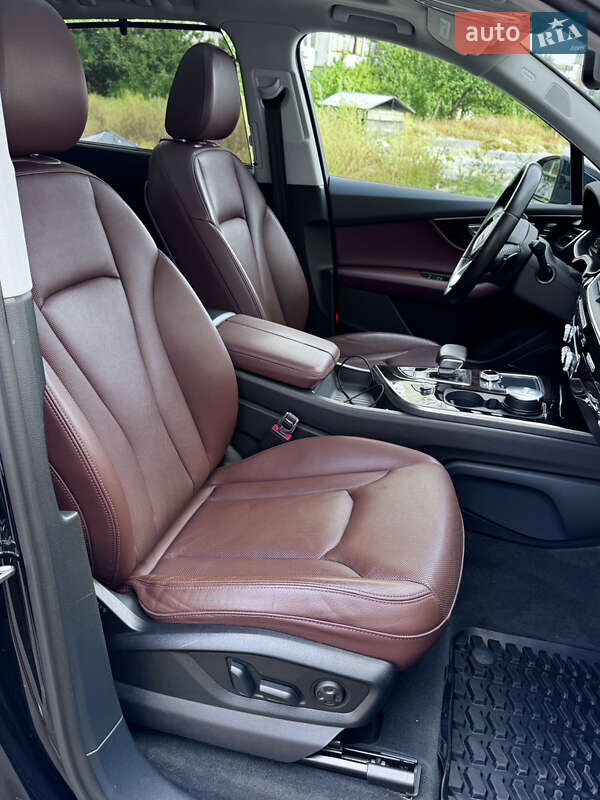 Позашляховик / Кросовер Audi Q7 2016 в Києві