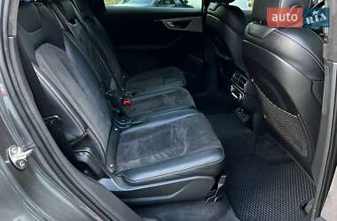 Позашляховик / Кросовер Audi Q7 2015 в 
