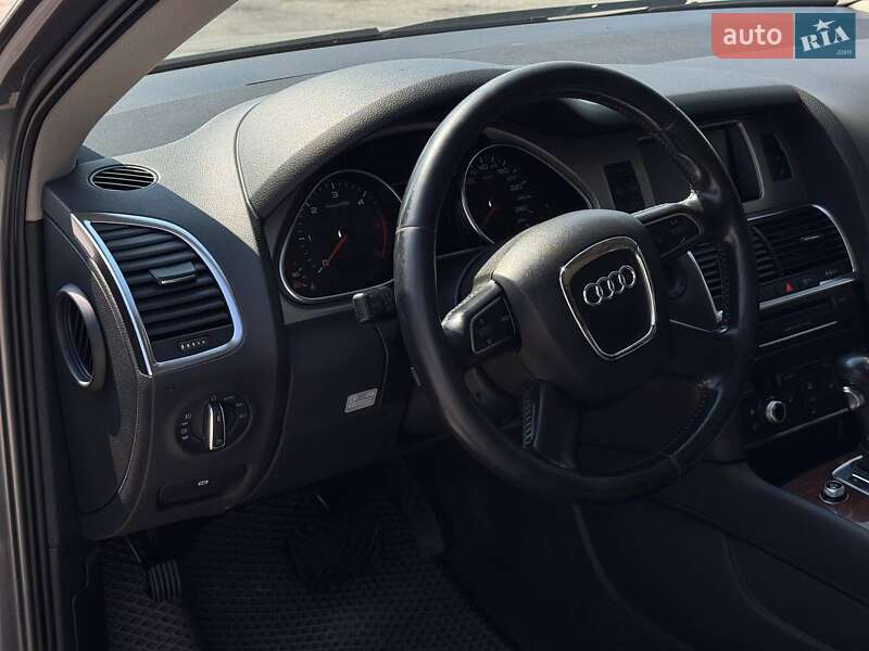Позашляховик / Кросовер Audi Q7 2011 в Кам'янець-Подільському