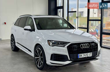 Внедорожник / Кроссовер Audi Q7 2019 в 