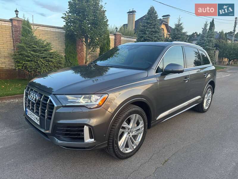 Позашляховик / Кросовер Audi Q7 2020 в Києві