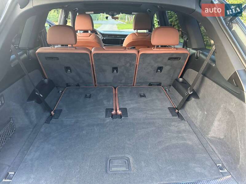 Позашляховик / Кросовер Audi Q7 2020 в Києві