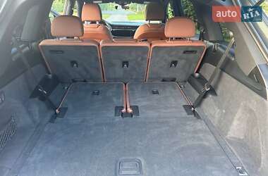 Позашляховик / Кросовер Audi Q7 2020 в 