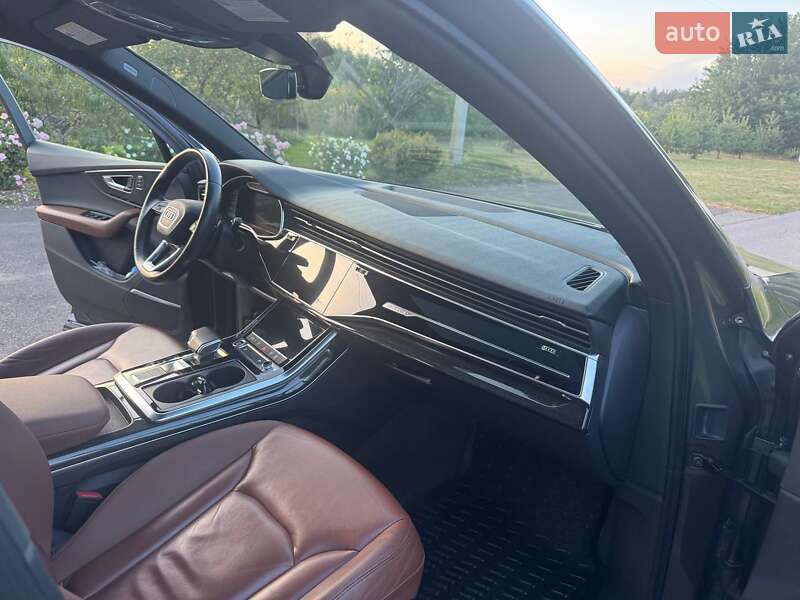 Позашляховик / Кросовер Audi Q7 2020 в Києві