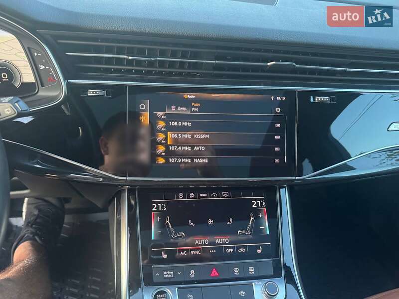 Позашляховик / Кросовер Audi Q7 2020 в Києві