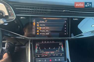Позашляховик / Кросовер Audi Q7 2020 в 