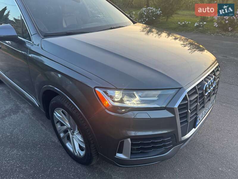 Позашляховик / Кросовер Audi Q7 2020 в Києві