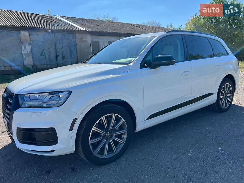 Внедорожник / Кроссовер Audi Q7 2016 в Днепре