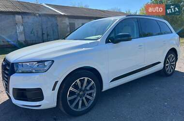 Позашляховик / Кросовер Audi Q7 2016 в 