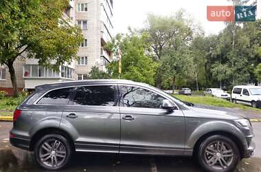 Внедорожник / Кроссовер Audi Q7 2015 в 