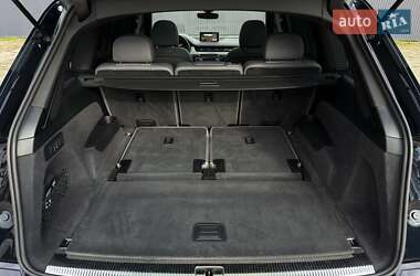 Внедорожник / Кроссовер Audi Q7 2016 в 