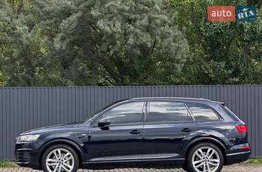 Внедорожник / Кроссовер Audi Q7 2016 в 