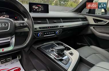 Внедорожник / Кроссовер Audi Q7 2016 в 