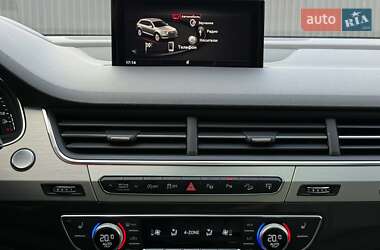 Внедорожник / Кроссовер Audi Q7 2016 в 