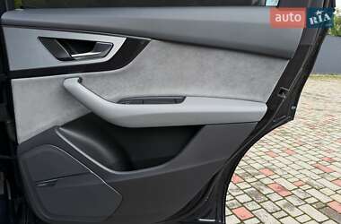 Внедорожник / Кроссовер Audi Q7 2016 в 
