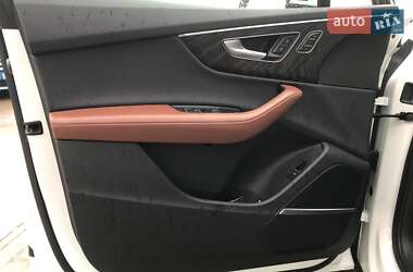 Внедорожник / Кроссовер Audi Q7 2022 в 