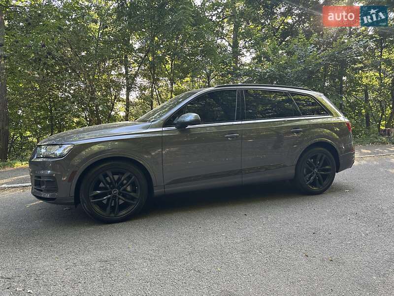 Позашляховик / Кросовер Audi Q7 2018 в Києві