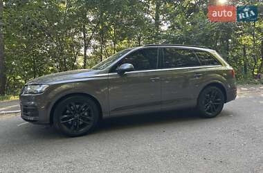 Внедорожник / Кроссовер Audi Q7 2018 в 