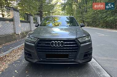 Внедорожник / Кроссовер Audi Q7 2018 в 