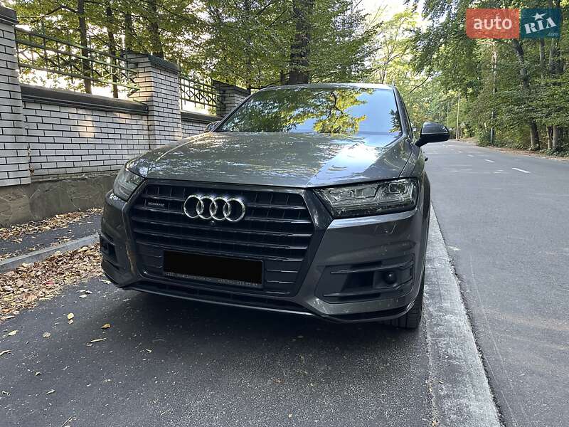Позашляховик / Кросовер Audi Q7 2018 в Києві