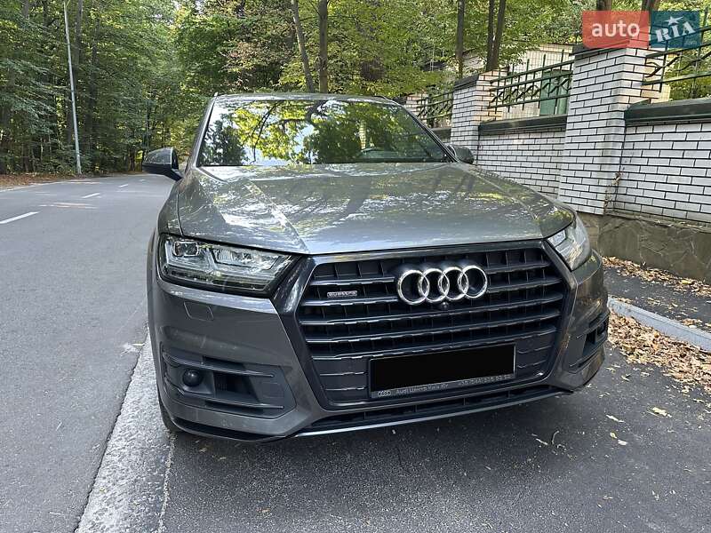 Позашляховик / Кросовер Audi Q7 2018 в Києві