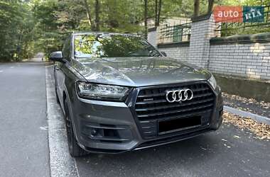 Внедорожник / Кроссовер Audi Q7 2018 в 