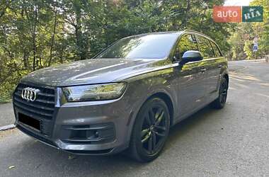 Внедорожник / Кроссовер Audi Q7 2018 в 