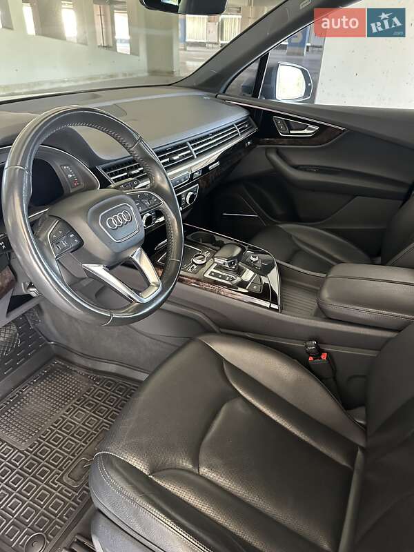 Позашляховик / Кросовер Audi Q7 2018 в Києві