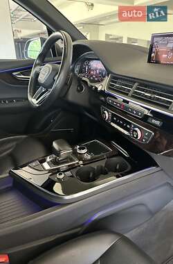 Внедорожник / Кроссовер Audi Q7 2018 в 
