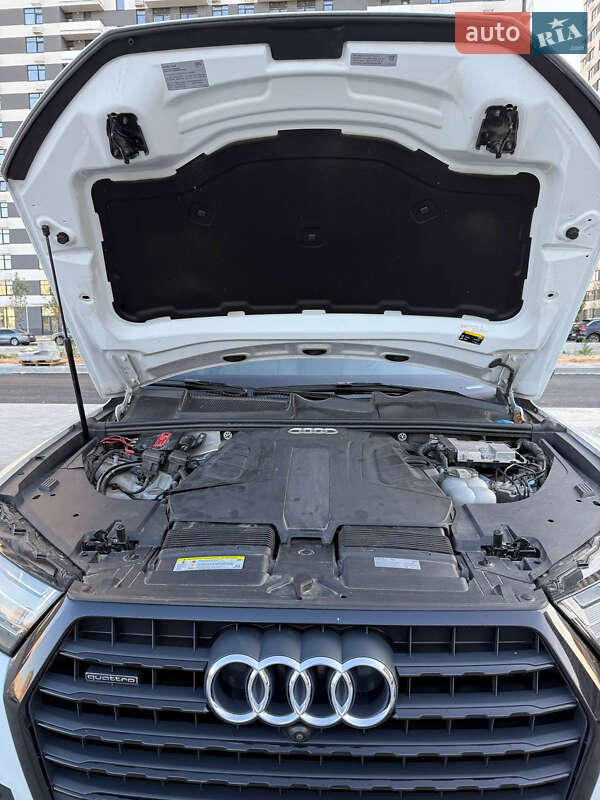 Позашляховик / Кросовер Audi Q7 2019 в Києві