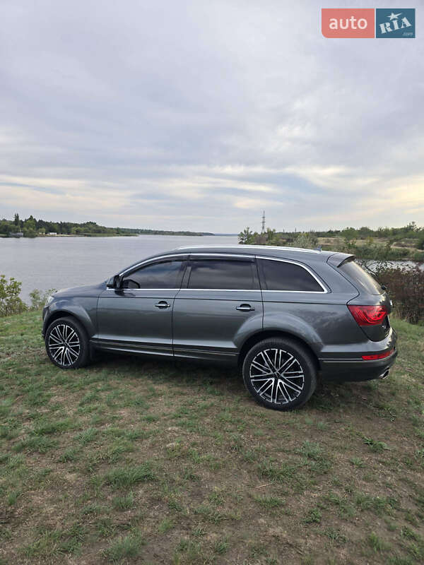 Внедорожник / Кроссовер Audi Q7 2012 в Кривом Роге