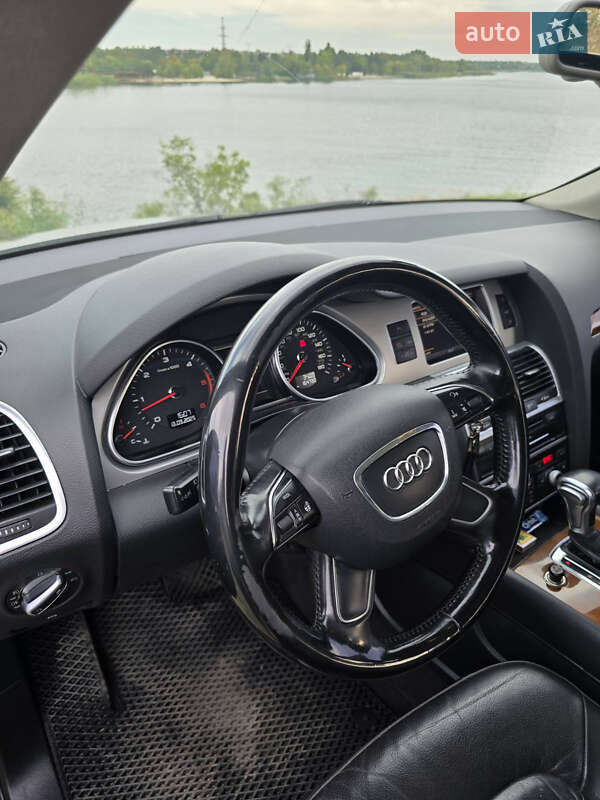 Внедорожник / Кроссовер Audi Q7 2012 в Кривом Роге