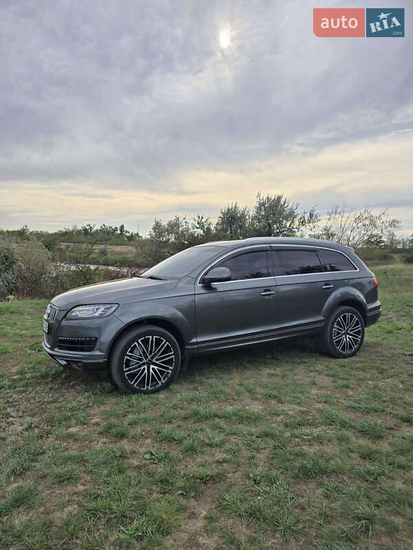 Внедорожник / Кроссовер Audi Q7 2012 в Кривом Роге