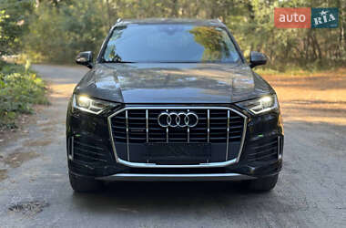 Внедорожник / Кроссовер Audi Q7 2020 в 