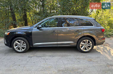 Внедорожник / Кроссовер Audi Q7 2020 в 